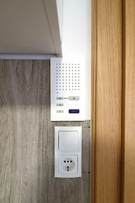 Schickes Zimmer Mit Top-Ausstattung In Idealer Lage Feldkirch Exterior photo